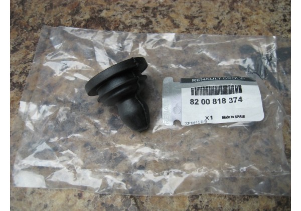 Кронштейн корпуса повітряного фільтра Renault 1.5 dci, 8200068473, 8200818374 *